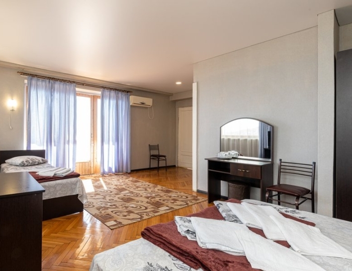 Люкс 3-местный 1-комнатный - Дом отдыха «Колхида» Гагра