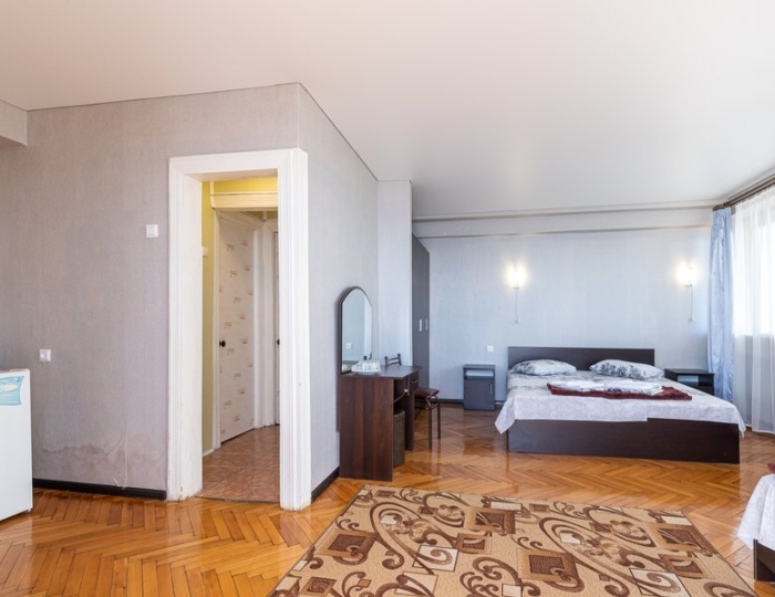 Люкс 3-местный 1-комнатный - Дом отдыха «Колхида» Гагра